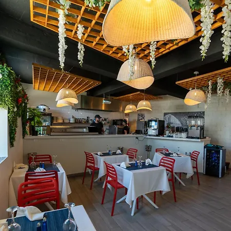 Mediterraneo Madeira Hotel 2*